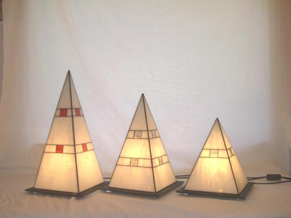 Designvorlage Sideboardlight Pyramide 02