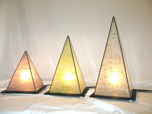 Designvorlage Sideboardlight Pyramide